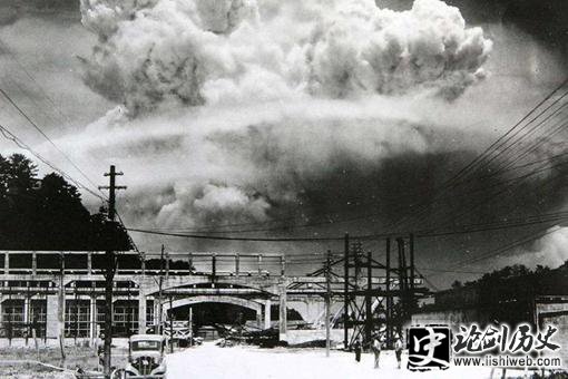 第一颗原子弹爆炸后,日本是出于什么原因而不愿意投降? 第一颗原子弹爆炸后,日本是出于什么原因而不愿意投降?