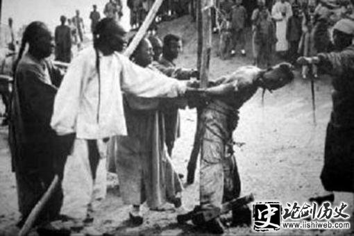 满清入关后为何强迫害人剃发?这里面隐藏了哪些原因? 满清入关后为何强迫害人剃发?这里面隐藏了哪些原因?