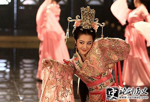 揭秘古代妃子侍寝的过程,这妃子都是太监脱光光的啊 揭秘古代妃子侍寝的过程,这妃子都是太监脱光光的啊