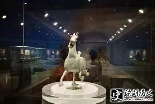 马踏飞燕为什么没有正面照?马踏飞燕正面长什么样? 马踏飞燕为什么没有正面照?马踏飞燕正面长什么样?