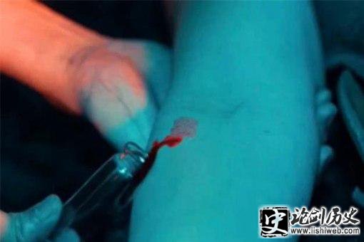 吴邪的血是怎么回事?吴邪的麒麟血怎么来的? 吴邪的血是怎么回事?吴邪的麒麟血怎么来的?