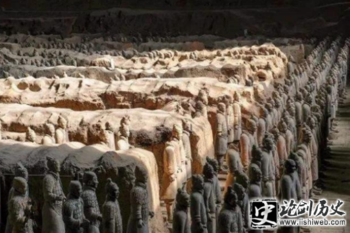 古代铁质武器是什么时候出现的?对后来的战争有着什么影响? 古代铁质武器是什么时候出现的?对后来的战争有着什么影响?
