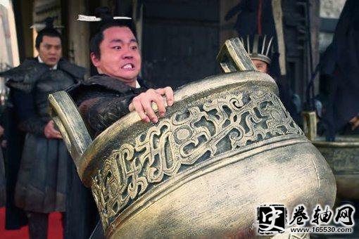秦武王举鼎伤在哪里?他为何要坚持举鼎? 秦武王举鼎伤在哪里?他为何要坚持举鼎?