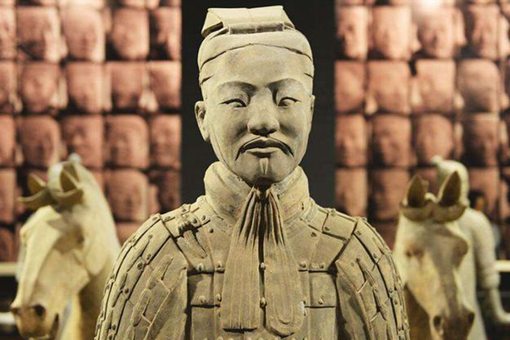 为什么秦国士兵没有头盔?秦国士兵打仗真的不带头盔吗? 为什么秦国士兵没有头盔?秦国士兵打仗真的不带头盔吗?