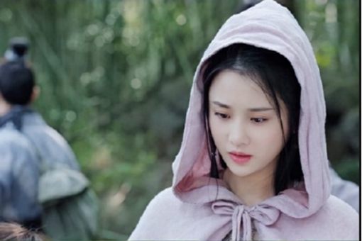 有翡周翡与吴楚楚什么关系?为何周翡那么照顾吴楚楚? 有翡周翡与吴楚楚什么关系?为何周翡那么照顾吴楚楚?