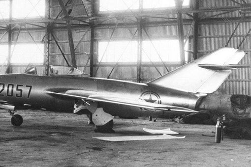 米格15和f86哪个更先进 更厉害 米格15和f86哪个更先进 更厉害