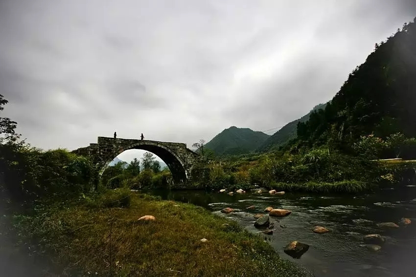 全套人民币背后的风景都有哪些 揭秘人民币背景的风景名胜都是哪 全套人民币背后的风景都有哪些 揭秘人民币背景的风景名胜都是哪