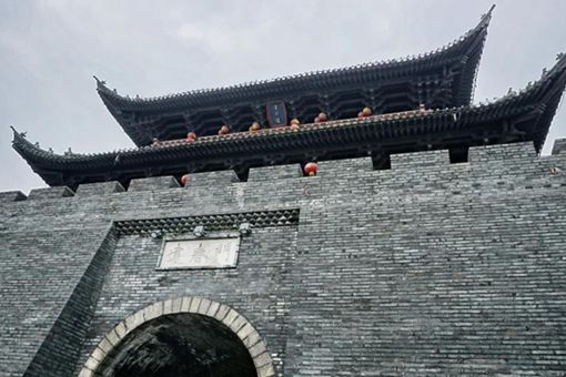 江西赣州八境台的历史 郁孤台和八境台有啥区别 江西赣州八境台的历史 郁孤台和八境台有啥区别