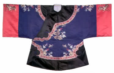 宽袖、花缎、大襟、阔边大袄